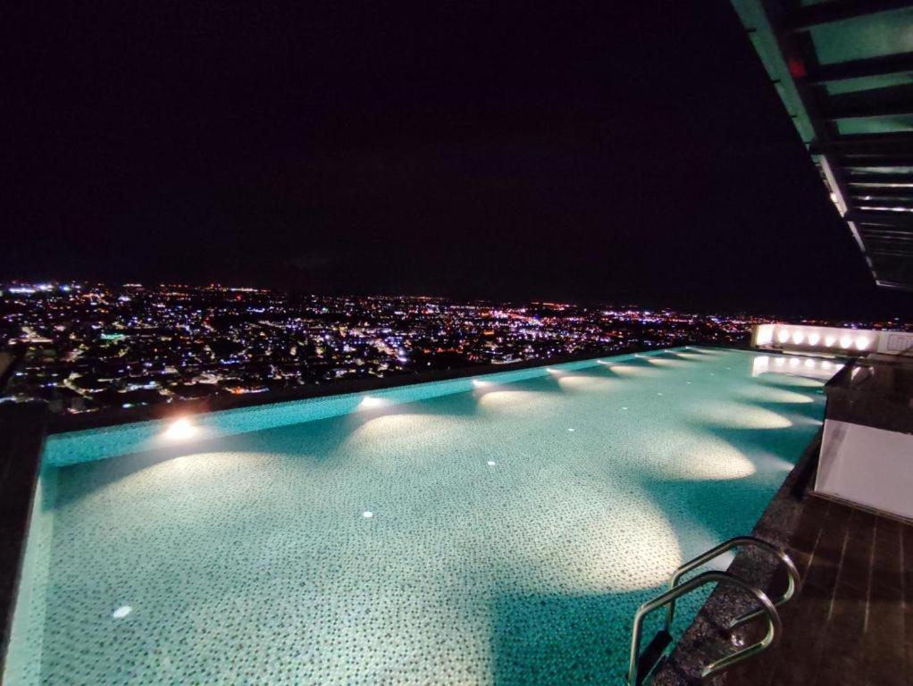 Stay99 Quartz At 35Th Floor With Infinity Sky Pool Malacca Exterior photo